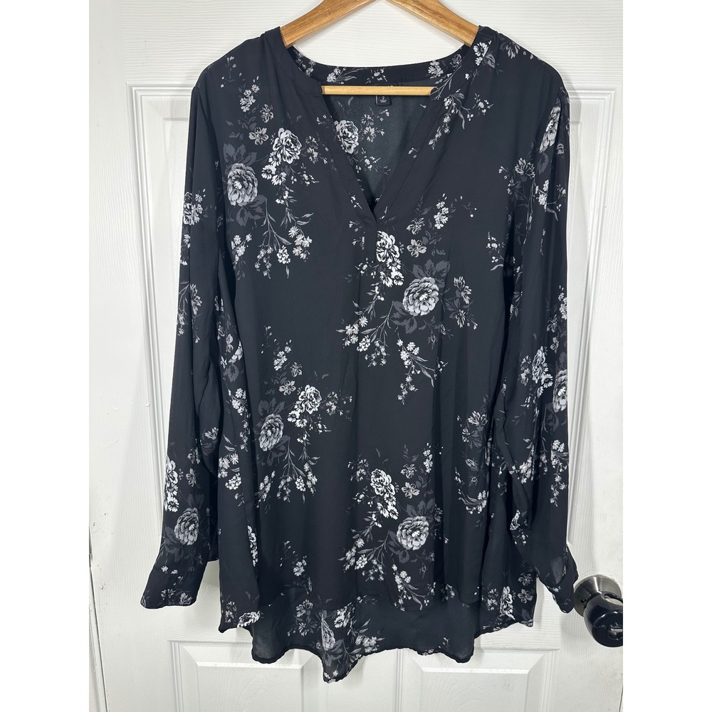 Torrid Blouse Womens 2 Black Floral V-Neck Long Sleeve Georgette High-Low Top